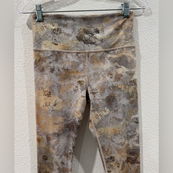 Athleta Elation Gilded Tight High Rise Metallic Gold Grey Cream Leggings Small - Picture 9 of 15